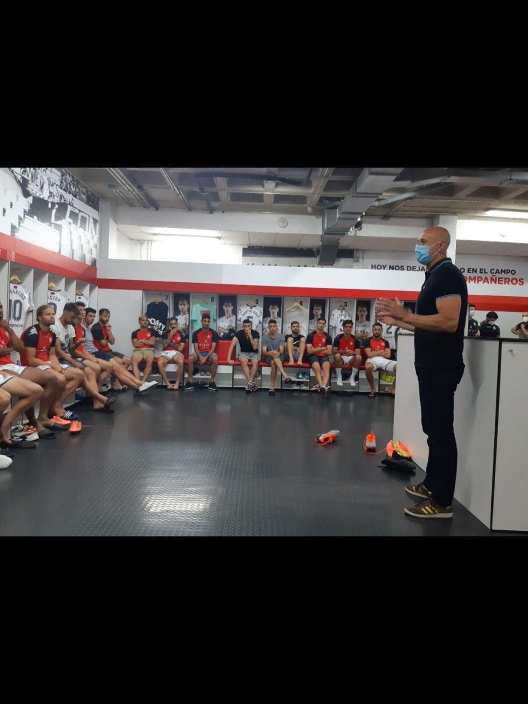 El Alcalde de León quiso dar ánimos a la Cultural antes del play off El Alcalde de León quiso dar ánimos a la Cultural antes del play off