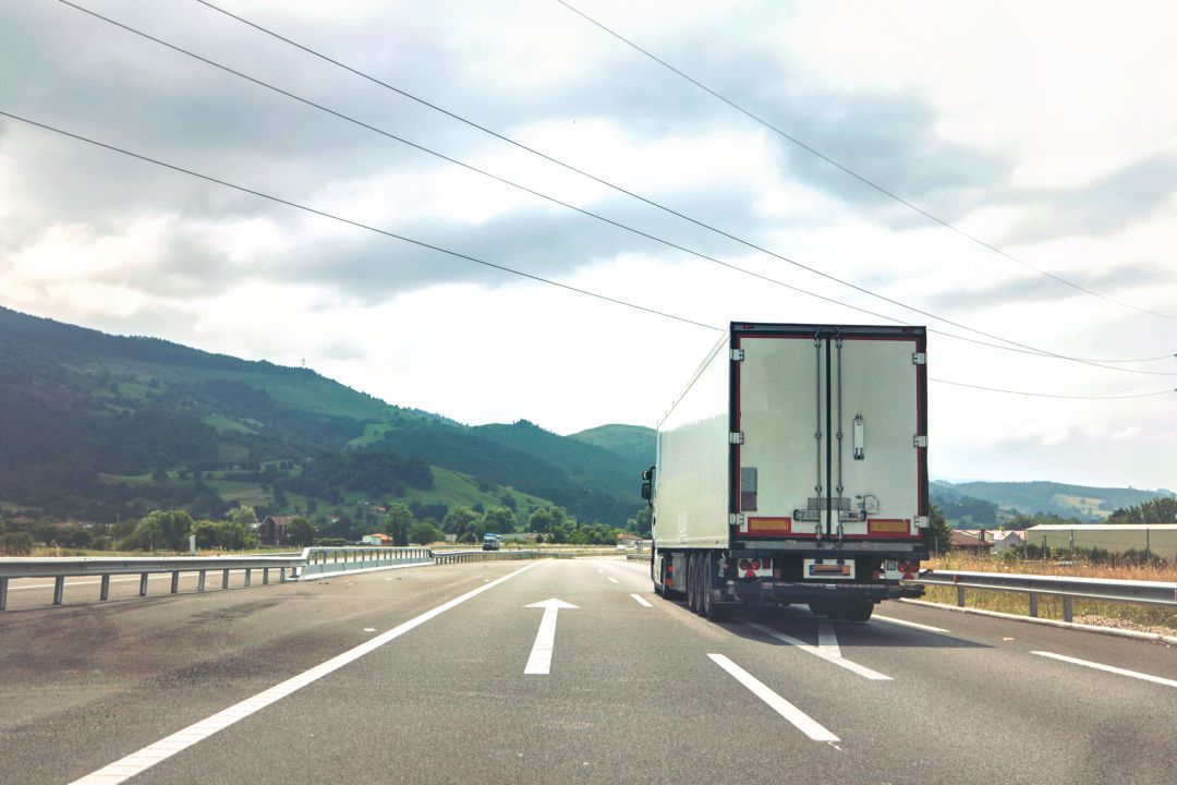 El sector del transporte por carretera está muy lejos de remontar la situación crítica que atraviesa El sector del transporte por carretera está muy lejos de remontar la situación crítica que atraviesa