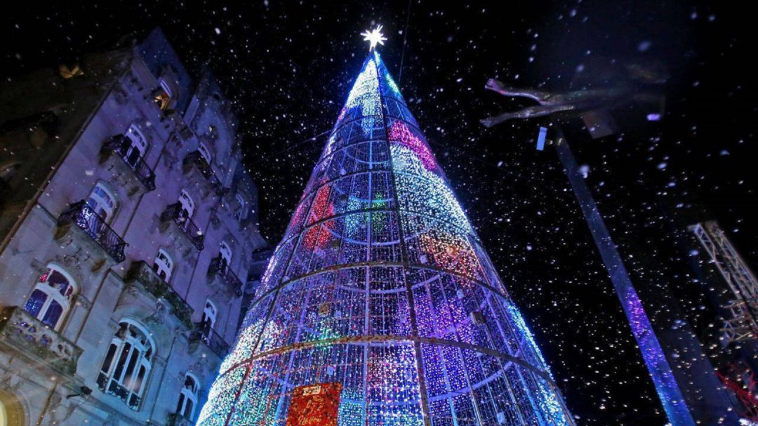 Árbol de Navidad en el centro de Vigo. Árbol de Navidad en el centro de Vigo.