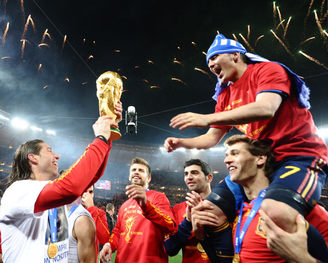 Algunos jugadores de la Selección celebran el Mundial, en el césped de Johannesburgo Algunos jugadores de la Selección celebran el Mundial, en el césped de Johannesburgo