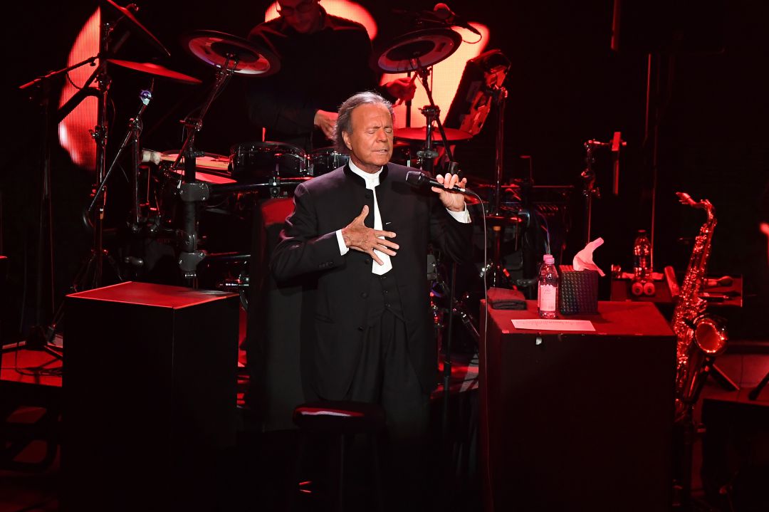 Julio Iglesias durante un concierto en 2019 en Duluth, Georgia Julio Iglesias durante un concierto en 2019 en Duluth, Georgia