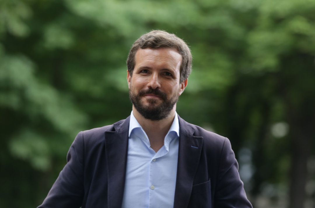 El presidente del Partido Popular, Pablo Casado, durante la clausura del acto de cierre de campaña de la coalición PP+Cs, en el quiosco de la Florida. El presidente del Partido Popular, Pablo Casado, durante la clausura del acto de cierre de campaña de la coalición PP+Cs, en el quiosco de la Florida.