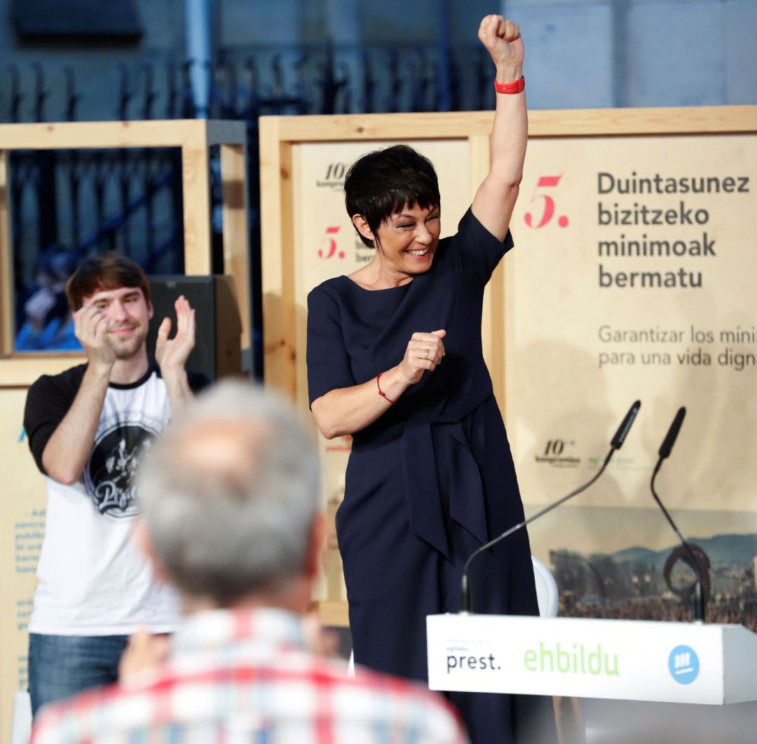 La candidata a lehendakari por EH Bildu, Maddalen Iriarte, cierra la campaña electoral con un mitin en celebrado este viernes en San Sebastián. La candidata a lehendakari por EH Bildu, Maddalen Iriarte, cierra la campaña electoral con un mitin en celebrado este viernes en San Sebastián.