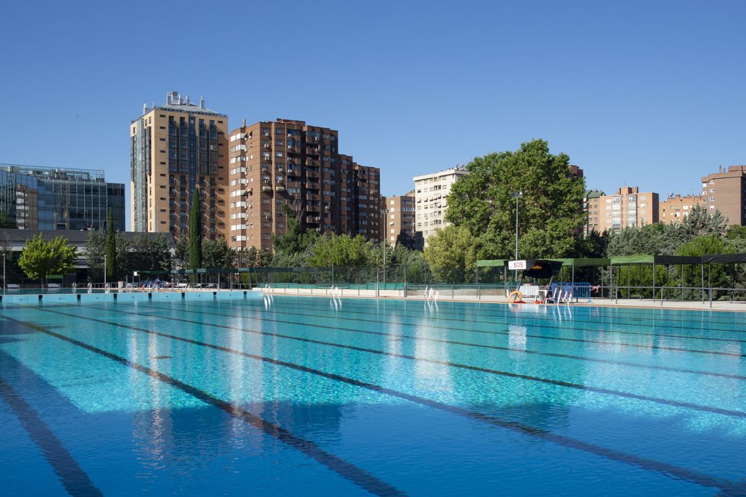 Imagen de piscina pública. Imagen de piscina pública.