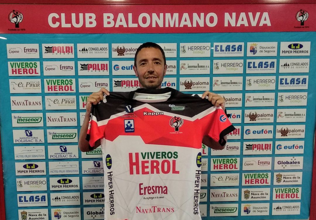 Diego Dorado en su presentación oficial como nuevo técnico del Viveros Herol Balonmano Nava Diego Dorado en su presentación oficial como nuevo técnico del Viveros Herol Balonmano Nava