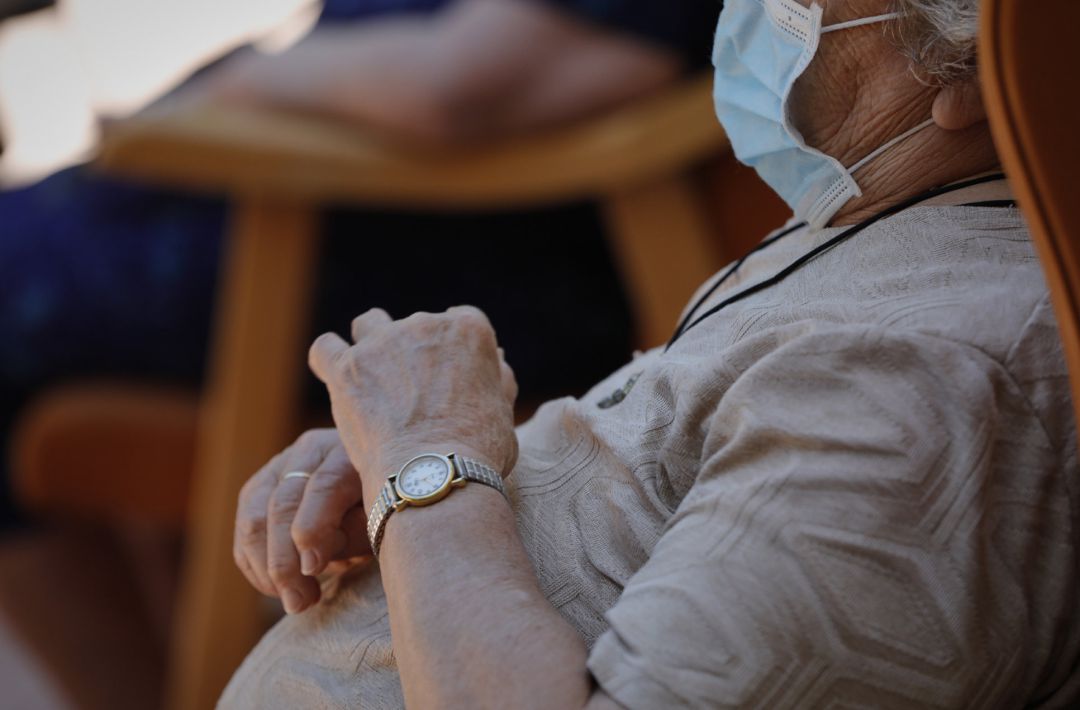 Imagen de recurso de una anciana en una residencia. Imagen de recurso de una anciana en una residencia.