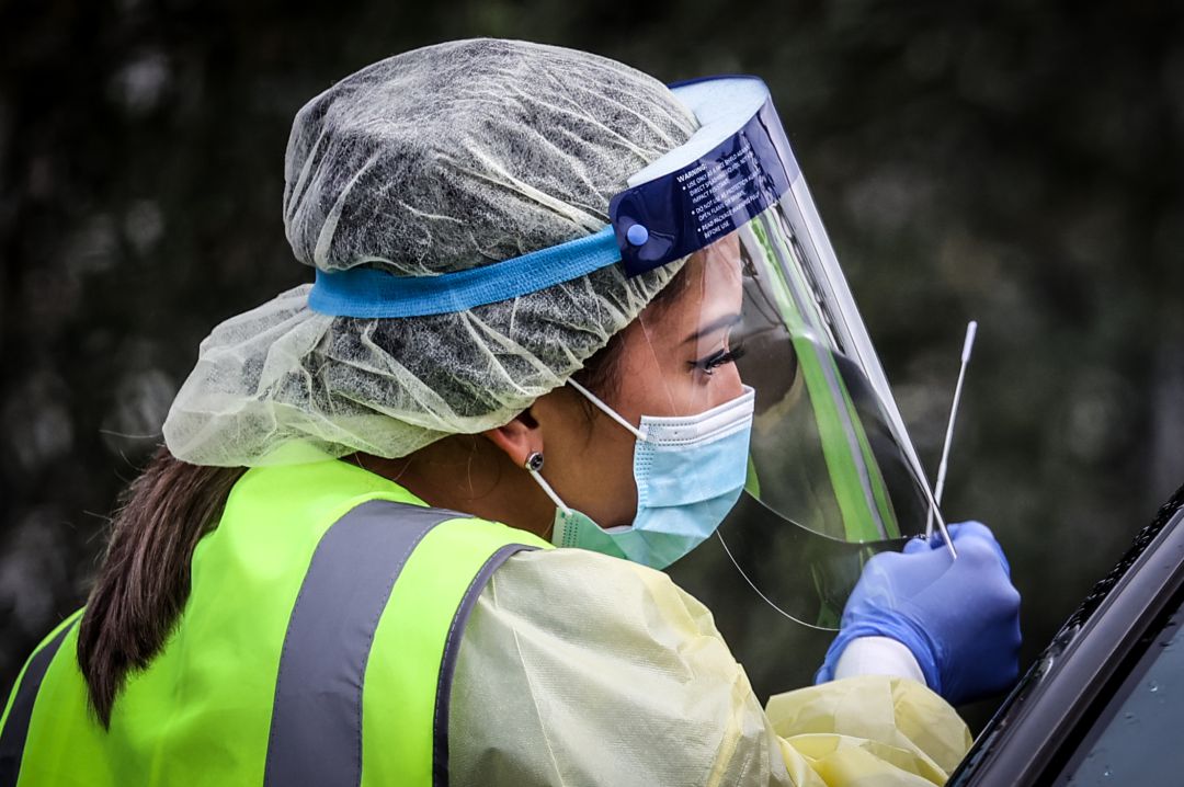 Los profesionales médicos llevan ya cuatro meses al pie del cañón para intentar atajar la infección por coronavirus Los profesionales médicos llevan ya cuatro meses al pie del cañón para intentar atajar la infección por coronavirus