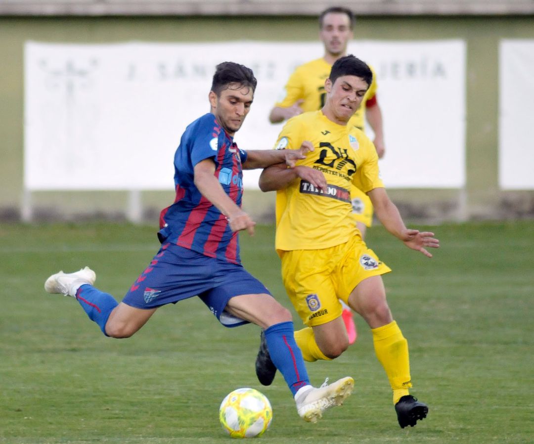Alex Conde fue el autor del tercer tanto de la Gimnástica Segoviana Alex Conde fue el autor del tercer tanto de la Gimnástica Segoviana