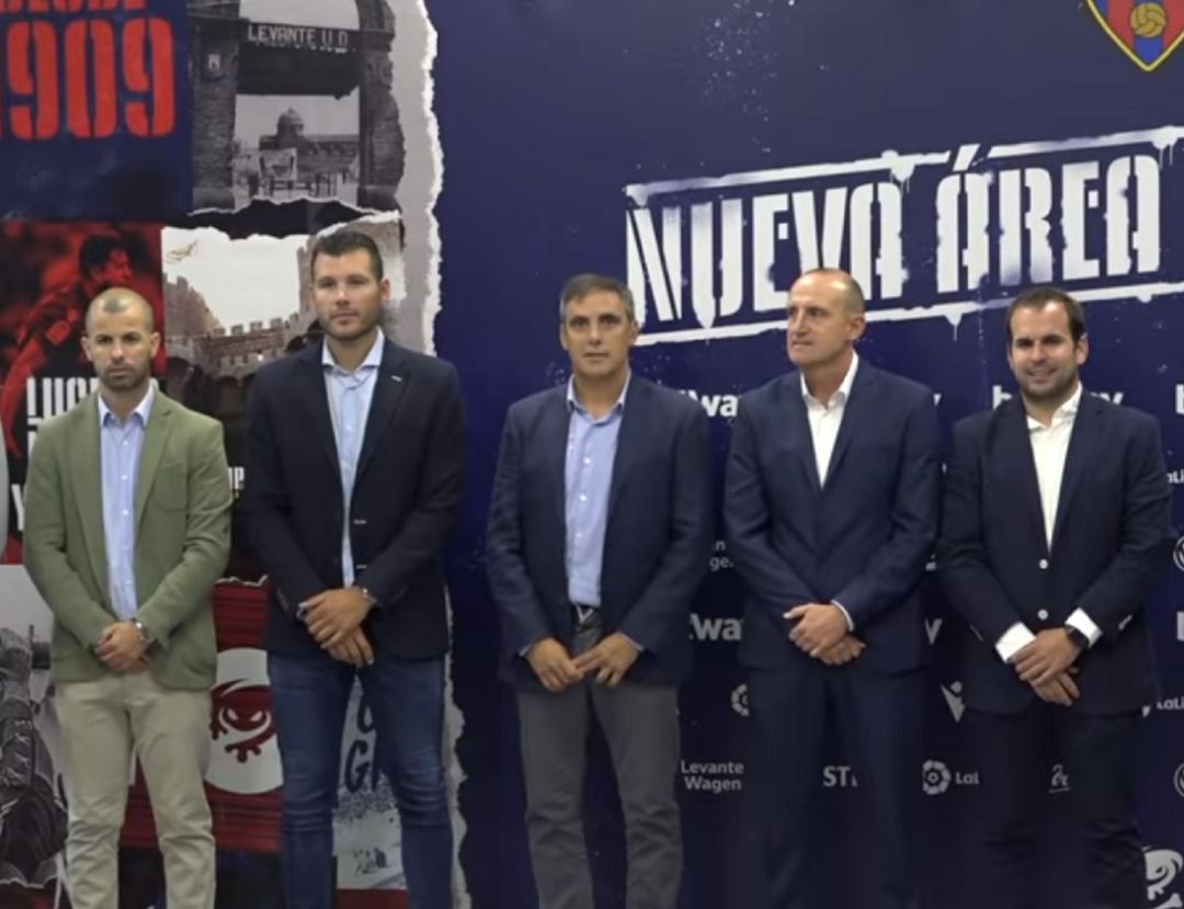 M.Fajardo (izq), D.Navarro, M.Salvador,J.Gómez y J.Sanz (dcha) M.Fajardo (izq), D.Navarro, M.Salvador,J.Gómez y J.Sanz (dcha)