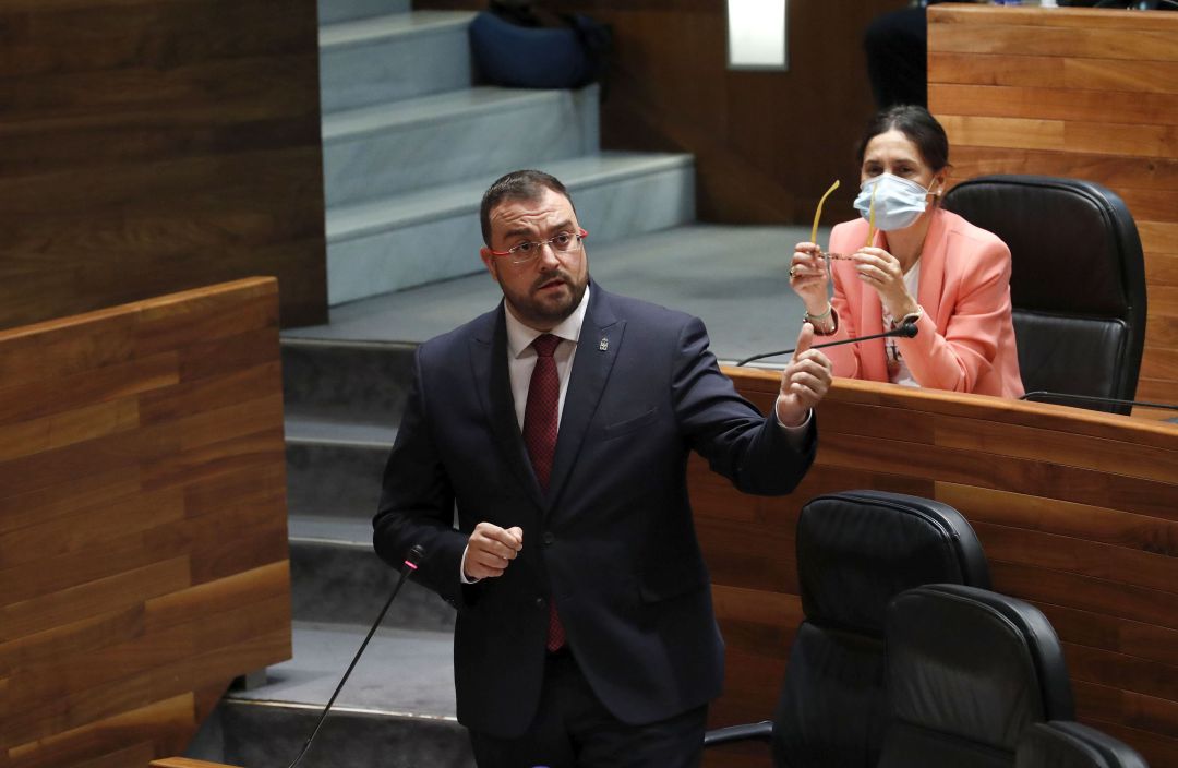 El presidente del Principado, Adrián Barbón, durante un pleno. El presidente del Principado, Adrián Barbón, durante un pleno.