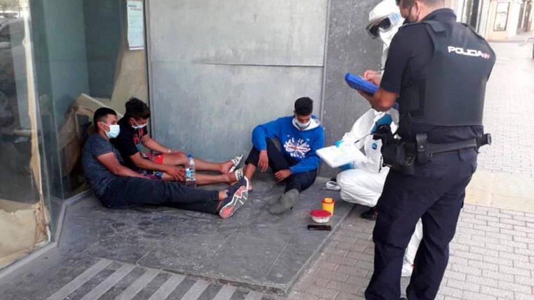 Tres de los inmigrantes localizados en Arrecife. Tres de los inmigrantes localizados en Arrecife.
