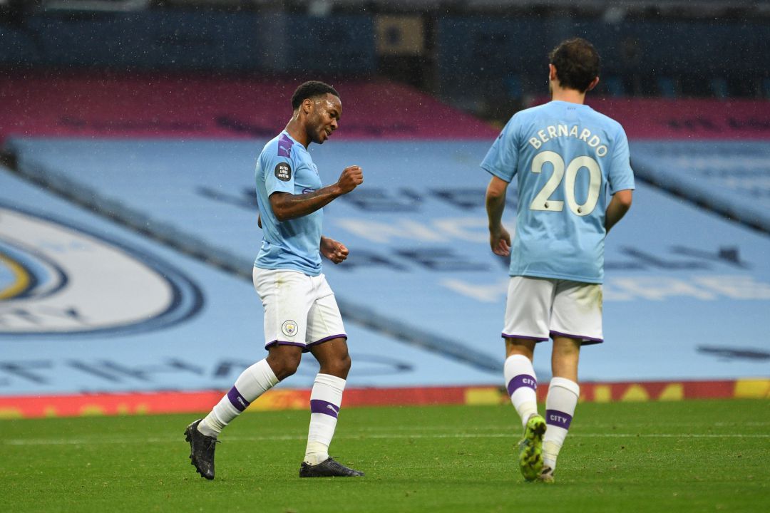 Sterling celebra un gol. Sterling celebra un gol.