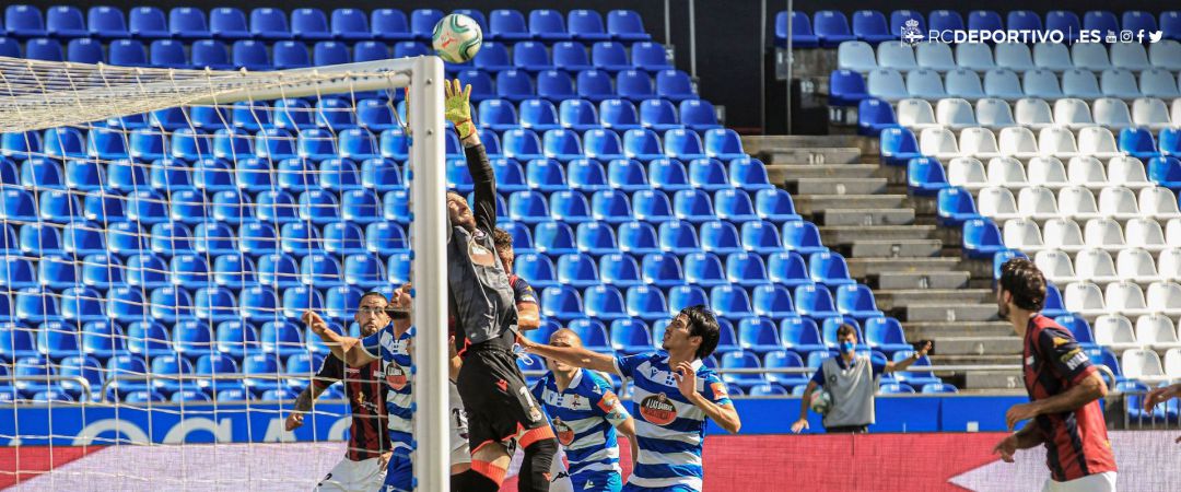 Un momento del partido Un momento del partido
