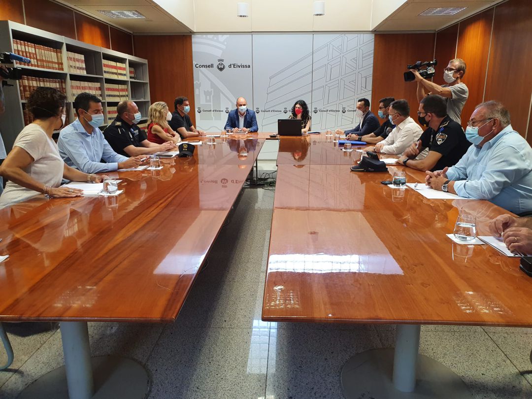 Reunión en el Consell con la consellera Castro Reunión en el Consell con la consellera Castro