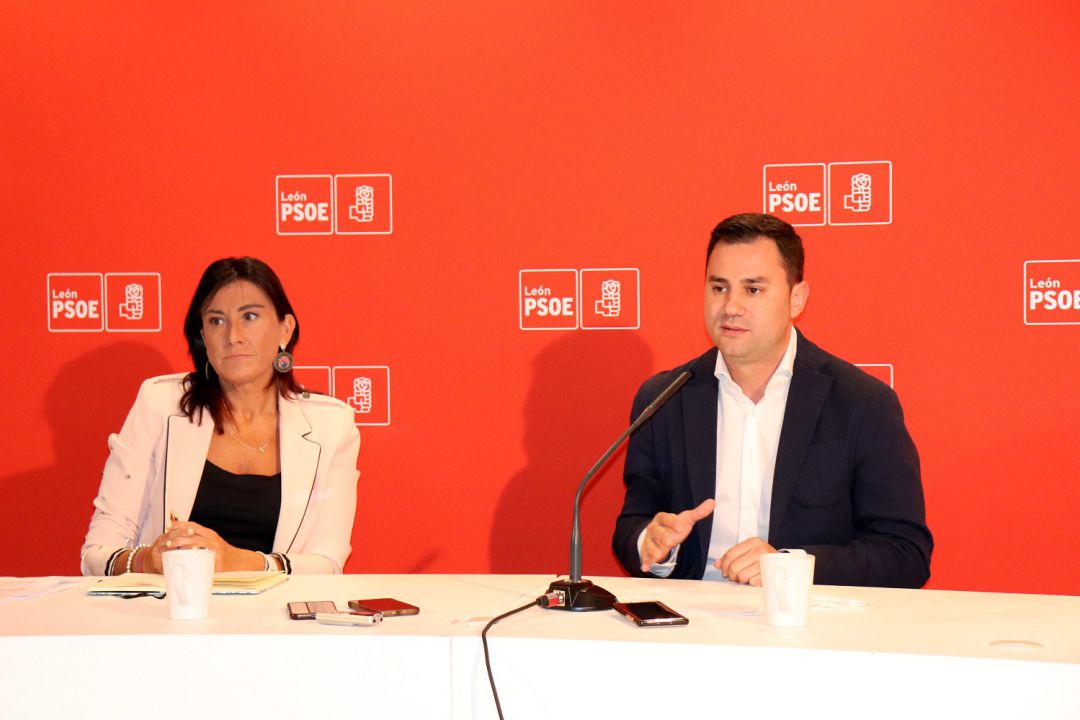 Ana Sánchez, número dos del PSCyL y Javier Cendón secretario provincial del PSOE Ana Sánchez, número dos del PSCyL y Javier Cendón secretario provincial del PSOE