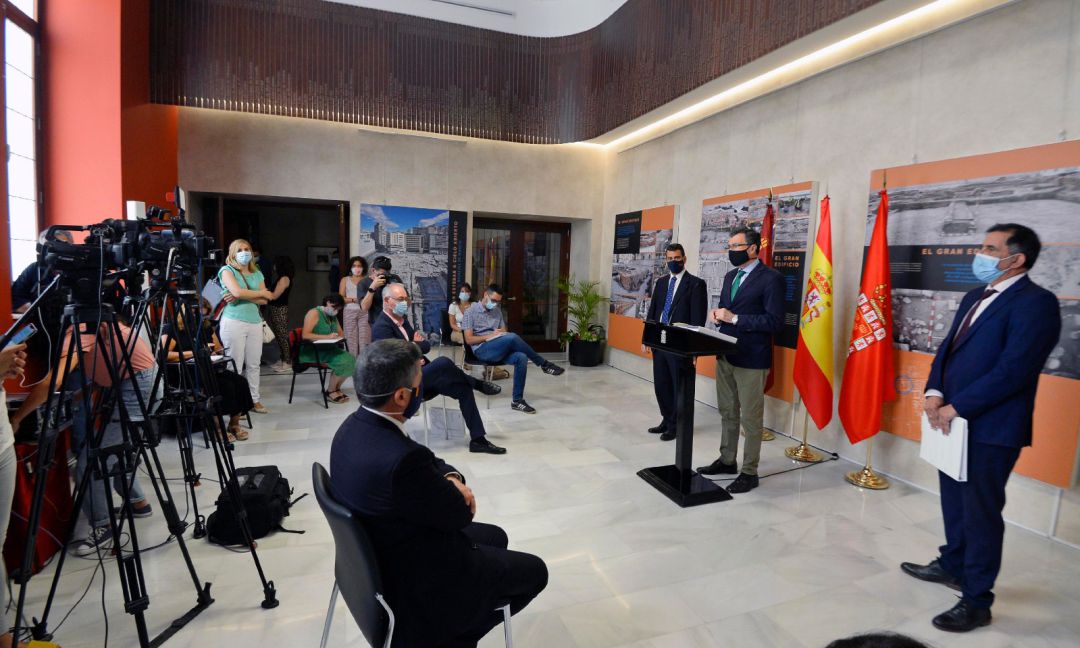 El ayuntamiento de Murcia será el encargado de redactar todos los proyectos de urbanización en el área del soterramiento
El ayuntamiento de Murcia será el encargado de redactar todos los proyectos de urbanización en el área del soterramiento