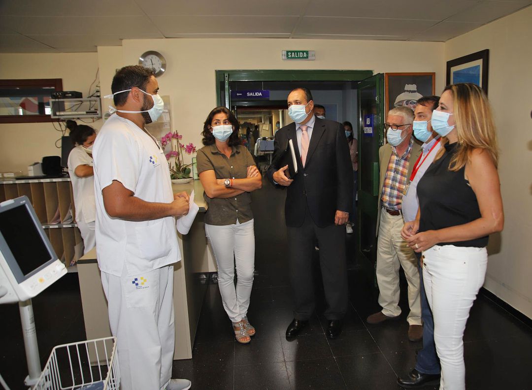 El consejero de Sanidad del Gobierno de Canarias, Blas Trujillo, en el hospital Doctor José Molina Orosa de Arrecife. El consejero de Sanidad del Gobierno de Canarias, Blas Trujillo, en el hospital Doctor José Molina Orosa de Arrecife.