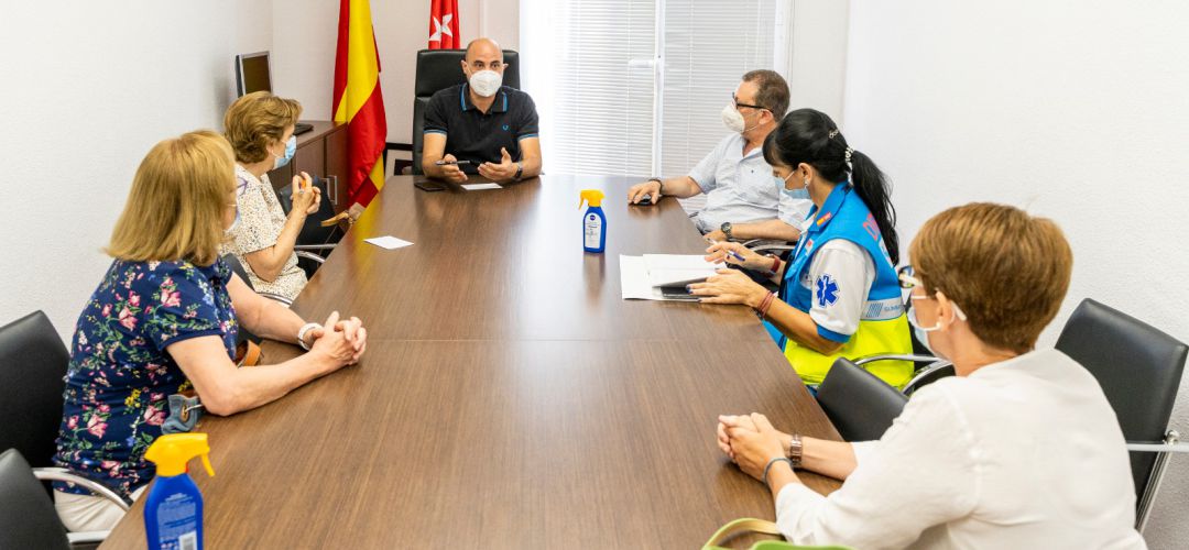 El alcalde se reúne con los centros de salud El alcalde se reúne con los centros de salud