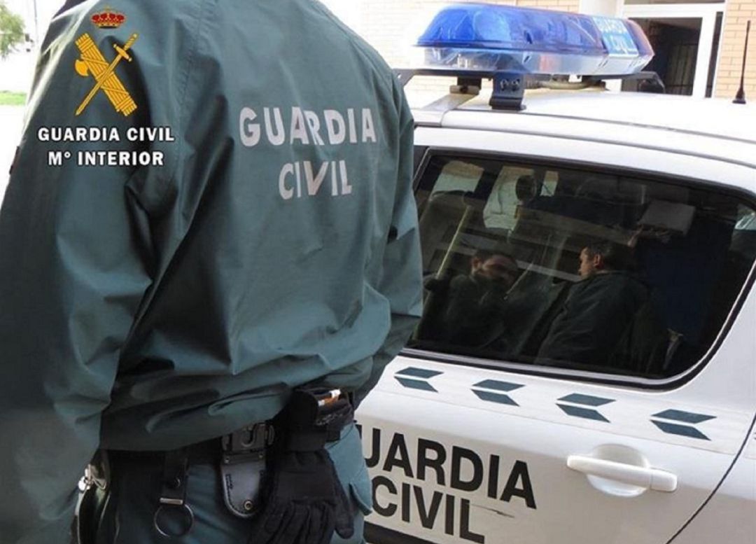 Un agente de la Guardia Civil. Un agente de la Guardia Civil.