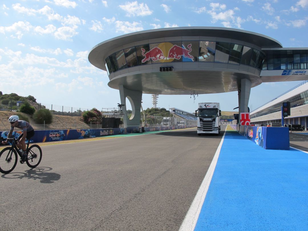 Topo listo en el Circuito de Jerez para los test oficiales de este miércoles Topo listo en el Circuito de Jerez para los test oficiales de este miércoles
