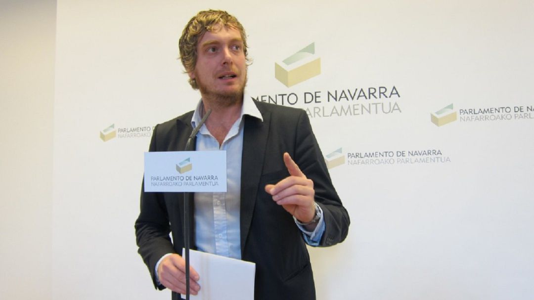 Este juicio se inició después de que el líder de EA en Navarra, Maiorga Ramirez, y los coordinadores de Álava, Gipuzkoa y Navarra, Iratxe López de Aberasturi, Mikel Goenaga y Miren Aranoa, respectivamente, denunciaran que se había vulnerado su derecho a participar en las primarias al no tener acceso a todos datos de los afiliados Este juicio se inició después de que el líder de EA en Navarra, Maiorga Ramirez, y los coordinadores de Álava, Gipuzkoa y Navarra, Iratxe López de Aberasturi, Mikel Goenaga y Miren Aranoa, respectivamente, denunciaran que se había vulnerado su derecho a participar en las primarias al no tener acceso a todos datos de los afiliados