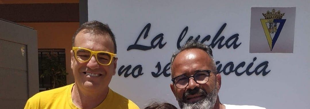 La sorpresa de Álvaro Cervera a una familia cadista La sorpresa de Álvaro Cervera a una familia cadista