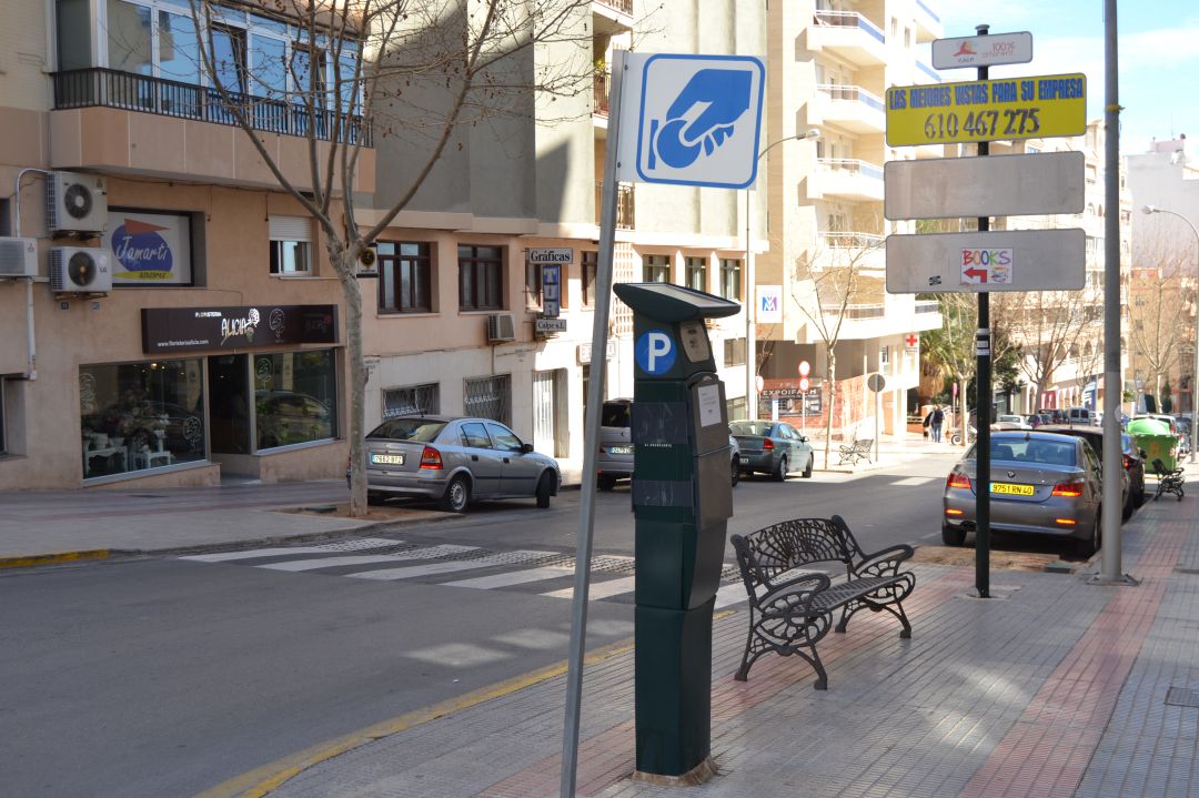 Zona Azul en la Avenida de Valencia. Calp Zona Azul en la Avenida de Valencia. Calp