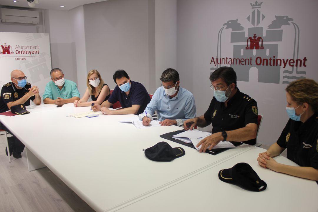 Imatge de la firma del protocol contra la violència de gènere Imatge de la firma del protocol contra la violència de gènere