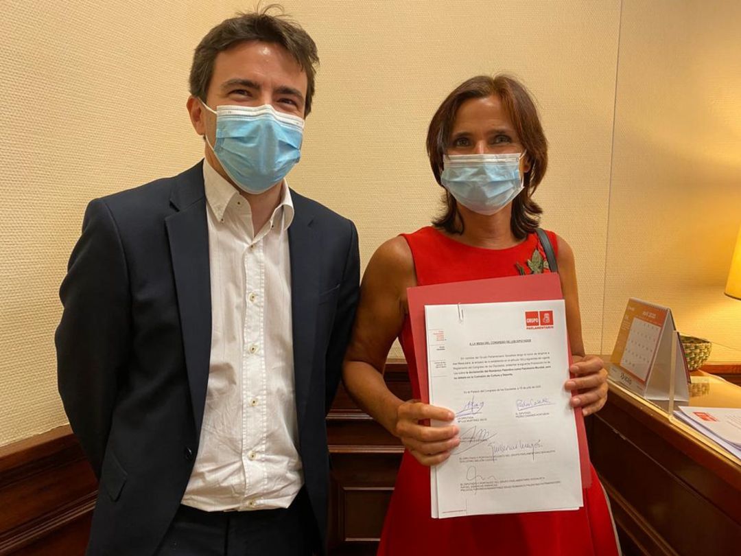 Mª Luz Martínez Seijo y Pedro Casares en el Congreso Mª Luz Martínez Seijo y Pedro Casares en el Congreso