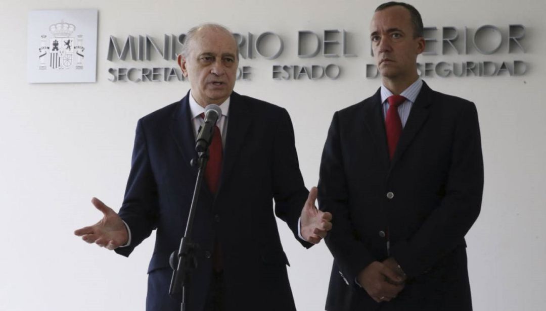 El exministro del Interior del Gobierno del PP Jorge Fernández Díaz, junto al exsecretario de Estado de Seguridad Francisco Martínez, en una foto de archivo. El exministro del Interior del Gobierno del PP Jorge Fernández Díaz, junto al exsecretario de Estado de Seguridad Francisco Martínez, en una foto de archivo.