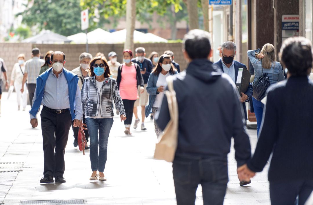 Estos 58 nuevos contagiados junto con los 60 de este miércoles son las cifras más altas de infectados desde el pasado 8 de mayo en la comunidad autónoma, donde ya se acumulan 21.867 personas que se han infectado del virus Estos 58 nuevos contagiados junto con los 60 de este miércoles son las cifras más altas de infectados desde el pasado 8 de mayo en la comunidad autónoma, donde ya se acumulan 21.867 personas que se han infectado del virus