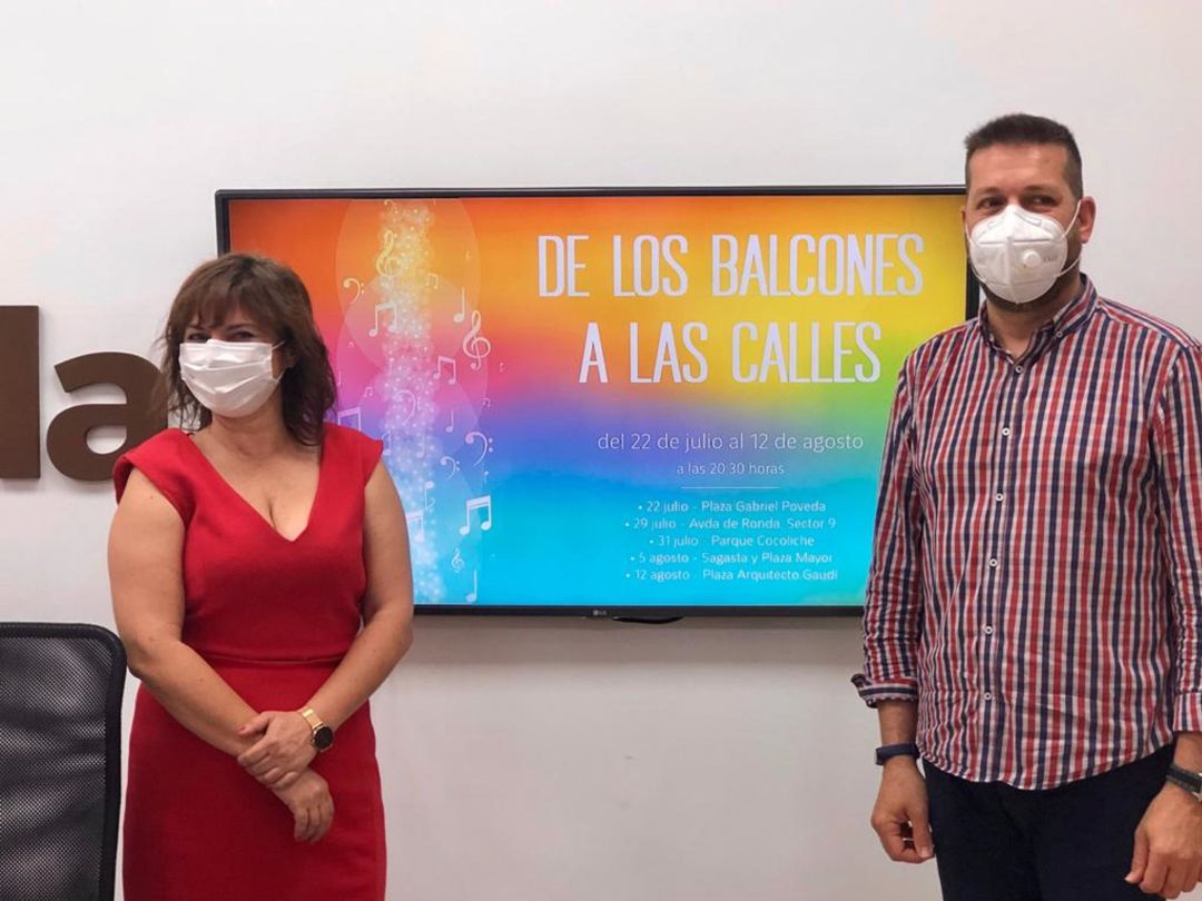 Rosa Vidal, edil de Cultura de Elda, y el presidente de la Santa Cecilia Rosa Vidal, edil de Cultura de Elda, y el presidente de la Santa Cecilia