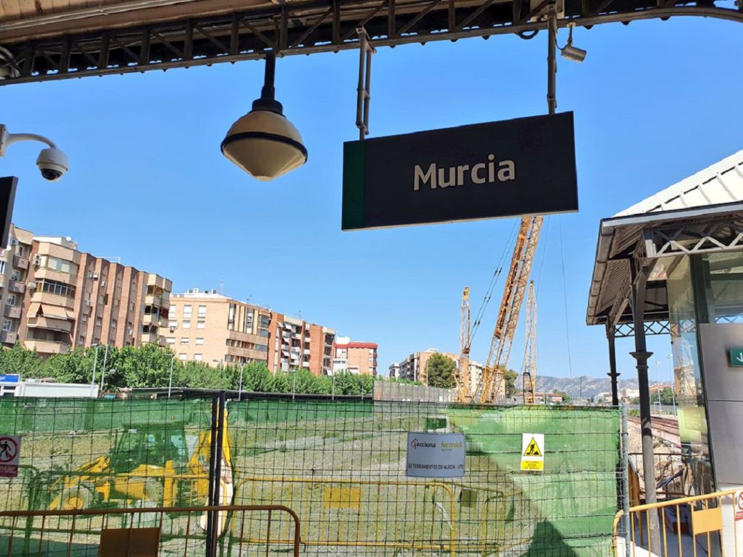 Adif ubicará una sala de embarque AVE junto a la recién remodelada estación Murcia El Carmen Adif ubicará una sala de embarque AVE junto a la recién remodelada estación Murcia El Carmen