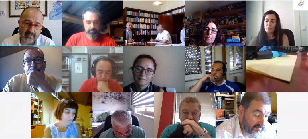 Los sindicatos piden a la Xunta que retire el protocolo COVID-19 del nuevo curso. Los sindicatos piden a la Xunta que retire el protocolo COVID-19 del nuevo curso.