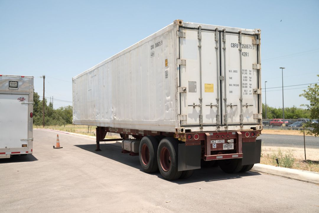 Camión frigorífico adquirido por las autoridades sanitarias de San Antonio (Texas, EEUU), ante el desbordamiento de las morgues de los hospitales. Camión frigorífico adquirido por las autoridades sanitarias de San Antonio (Texas, EEUU), ante el desbordamiento de las morgues de los hospitales.