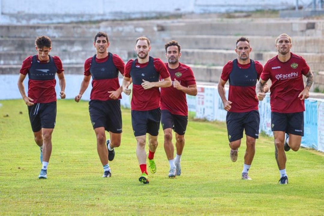 Los jugadores del Intercity entrenandose en La Solana Los jugadores del Intercity entrenandose en La Solana