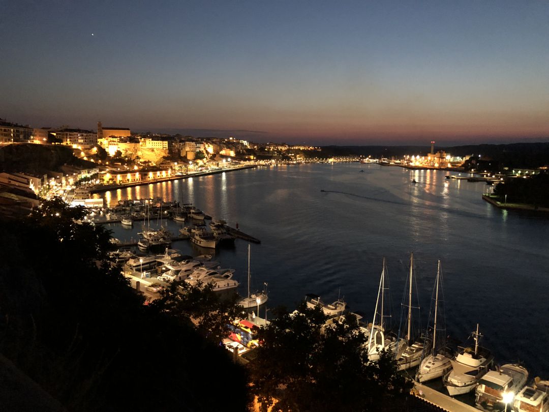 Maó vol rellançar el port de la ciutat com atracció turística. Maó vol rellançar el port de la ciutat com atracció turística.