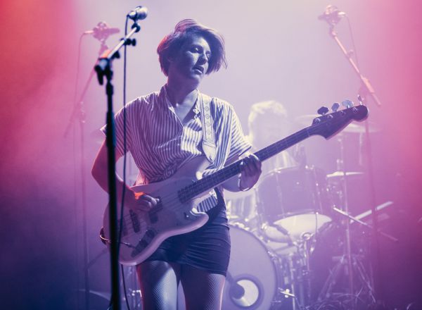 MADRID, SPAIN - JULY 16: Isabel Cea of Triangulo de Amor Bizarro performs on stage at La Riviera as part of the Live Nation's Crew Nation charity concert series on July 16, 2020 in Madrid, Spain. (Photo by Mariano Regidor/Redferns)