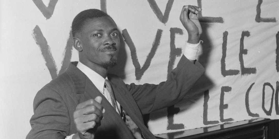 El Congo se independizó el 30 de junio de 1960. El primer ministro congoleño, Patrice Lumumba, pronunció un discurso memorable en este día, en el que denunció duramente el gobierno colonial belga de ochenta años. El rey Baudouin, que había hablado previamente y dijo que se estaba haciendo algo grandioso en el Congo, se sintió profundamente ofendido por la absoluta honestidad de Lumumba. El Congo se independizó el 30 de junio de 1960. El primer ministro congoleño, Patrice Lumumba, pronunció un discurso memorable en este día, en el que denunció duramente el gobierno colonial belga de ochenta años. El rey Baudouin, que había hablado previamente y dijo que se estaba haciendo algo grandioso en el Congo, se sintió profundamente ofendido por la absoluta honestidad de Lumumba.