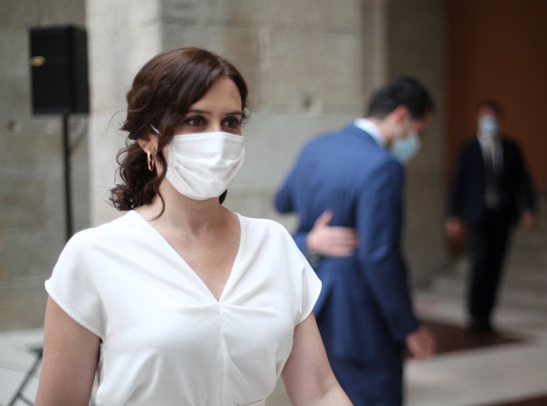La presidenta de la Comunidad de Madrid, Isabel Díaz Ayuso, tras el balance realizado con el vicepresidente, consejero de Deportes, Transparencia y portavoz, Ignacio Aguado, del primer año desde la firma del acuerdo de Gobierno, en la Real Casa de Correos. La presidenta de la Comunidad de Madrid, Isabel Díaz Ayuso, tras el balance realizado con el vicepresidente, consejero de Deportes, Transparencia y portavoz, Ignacio Aguado, del primer año desde la firma del acuerdo de Gobierno, en la Real Casa de Correos.