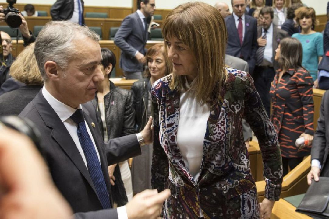 Iñigo Urkullu e Idoia Mendia en el parlamento vasco en una imagen de archivo Iñigo Urkullu e Idoia Mendia en el parlamento vasco en una imagen de archivo