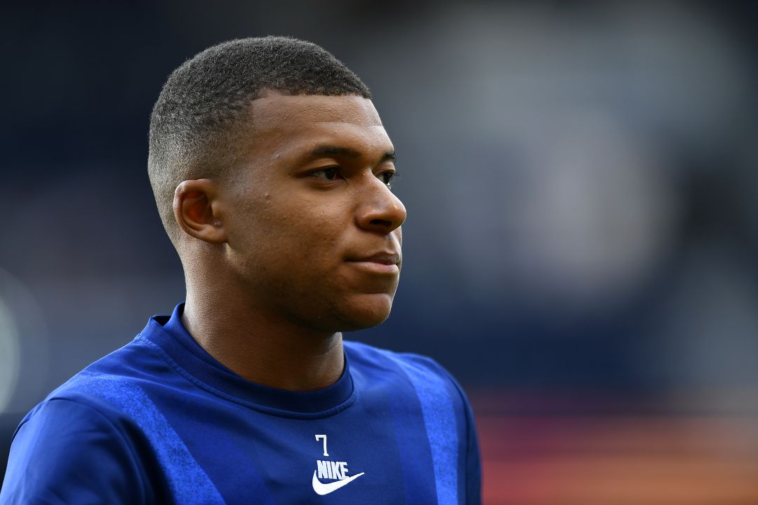 Mbappé, antes del amistoso contra el Waasland-Beveren. Mbappé, antes del amistoso contra el Waasland-Beveren.