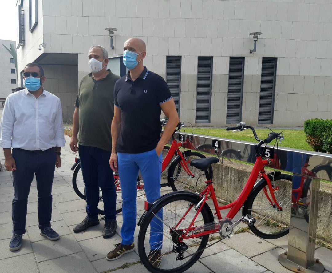 Díez durante la presentación de las nuevas bicis para el sistema de préstamo de León Díez durante la presentación de las nuevas bicis para el sistema de préstamo de León