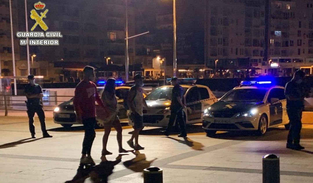 Dispositivo especial desarrollado por la Guardia Civil para concienciar a la ciudadanía de la importancia de protegernos frente al coronavirus. Dispositivo especial desarrollado por la Guardia Civil para concienciar a la ciudadanía de la importancia de protegernos frente al coronavirus.