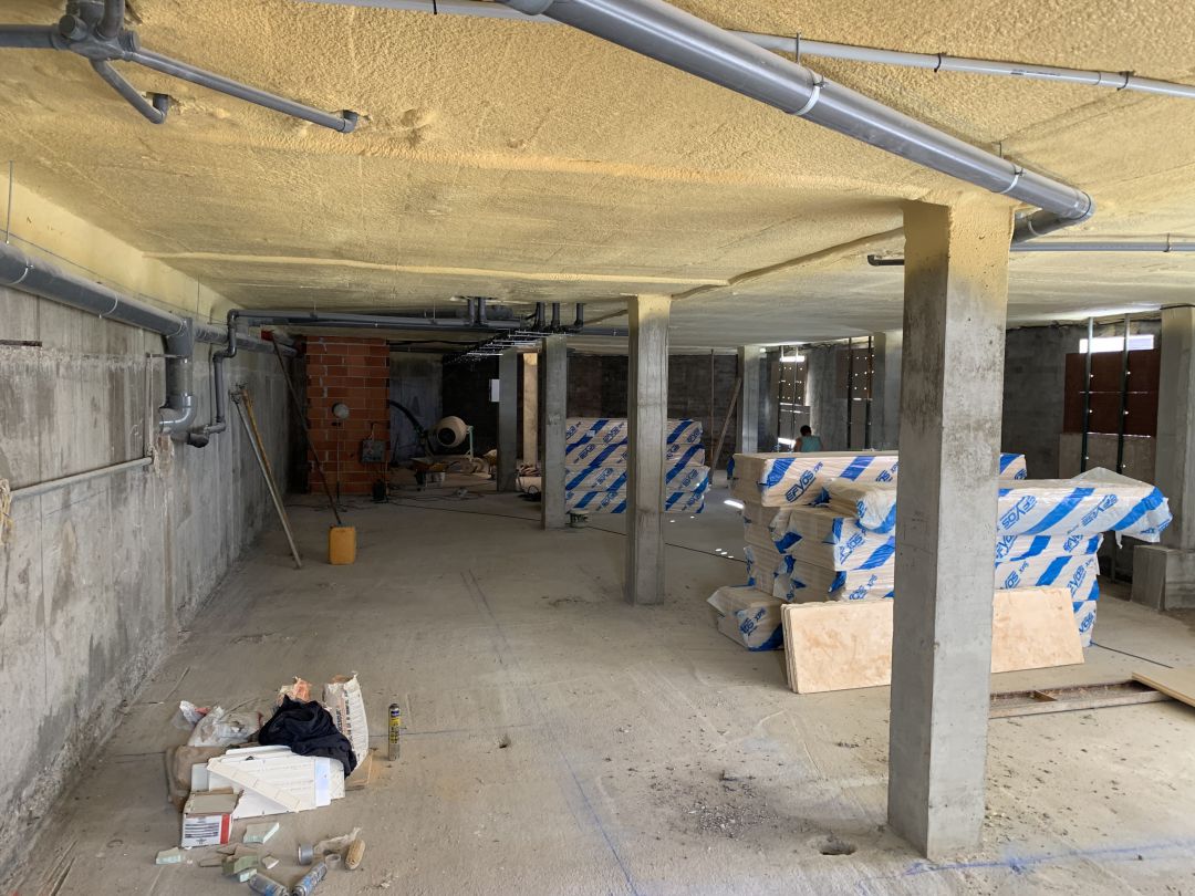 Interior del edificio que se va arreglar para dependencias municipales Interior del edificio que se va arreglar para dependencias municipales