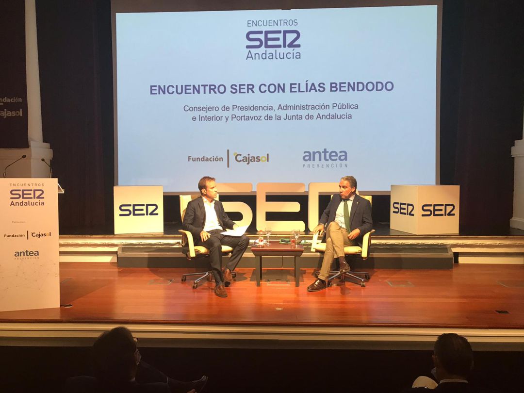 Fernando Pérez-Monguió y Elías Bendodo en los Encuentros SER Fernando Pérez-Monguió y Elías Bendodo en los Encuentros SER