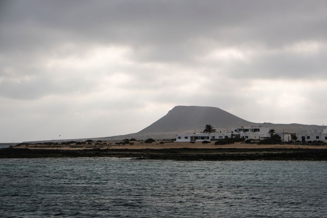 Caleta de Sebo, en la isla de La Graciosa, Canarias Caleta de Sebo, en la isla de La Graciosa, Canarias