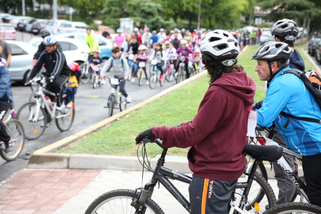Imagen de una bicicletada organizada en Fuenlabrada en el año 2013. Imagen de una bicicletada organizada en Fuenlabrada en el año 2013.