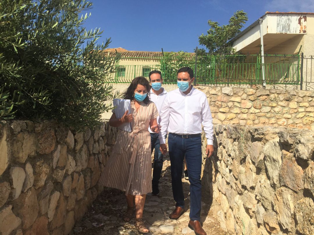 La alcaldesa, Lourdes López y el presidente de la diputación, Álvaro Martínez Chana La alcaldesa, Lourdes López y el presidente de la diputación, Álvaro Martínez Chana