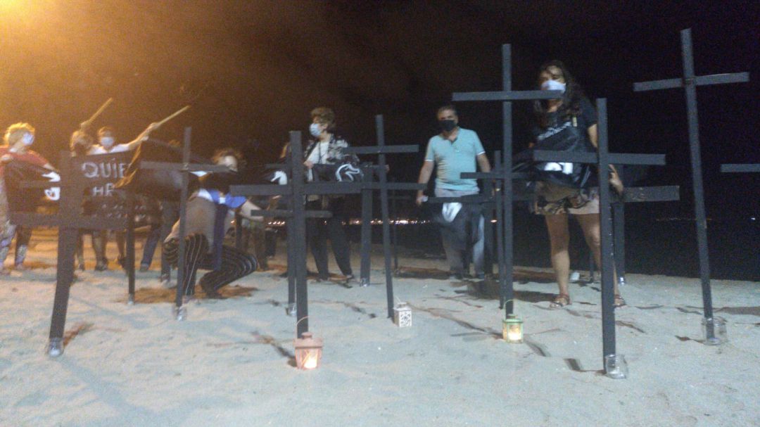 Vigilia de anoche en la Playa del Espejo Vigilia de anoche en la Playa del Espejo
